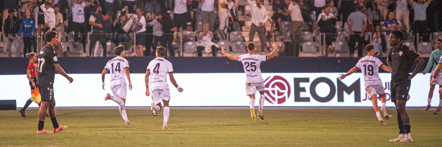 Raúl Martínez's banner