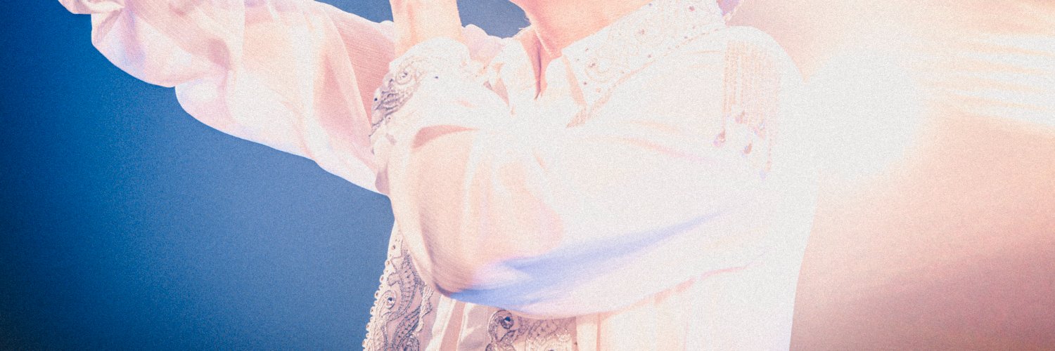 犬's banner