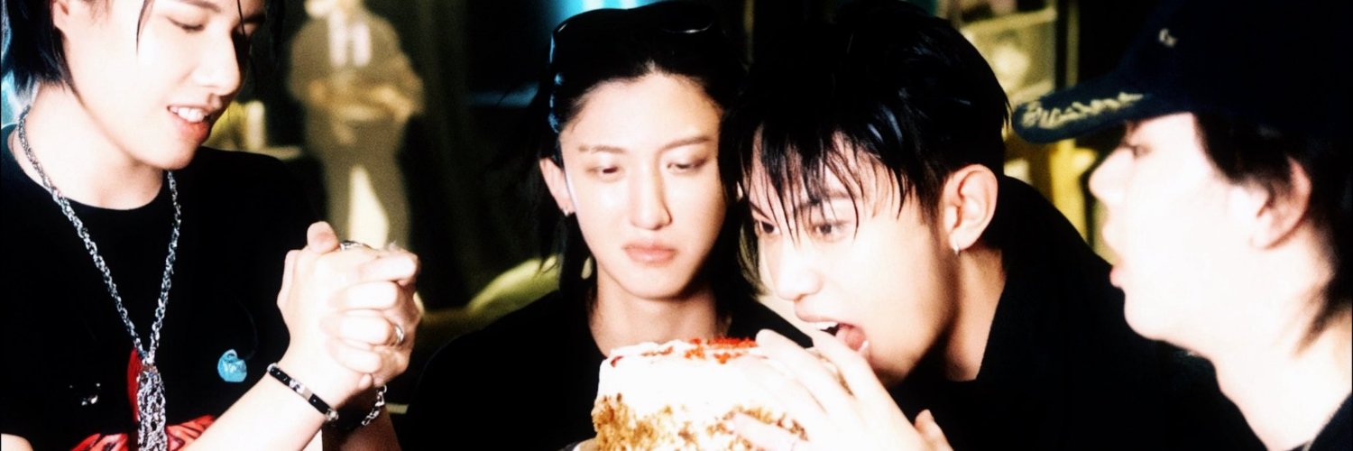 ​⚡︎ 𝗇𝖺𝗓𝗎 ⌁ 🎸 ⛓️| kinda ia's banner