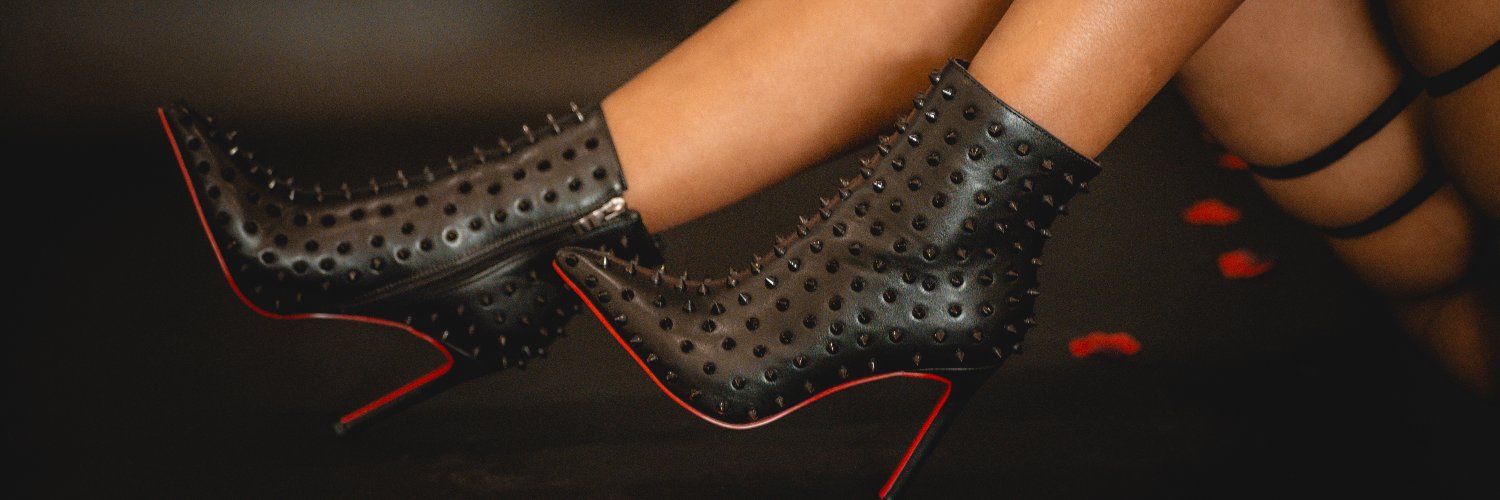 Ballbusting Bianca's banner