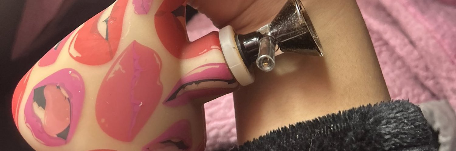 Vicky 💦's banner