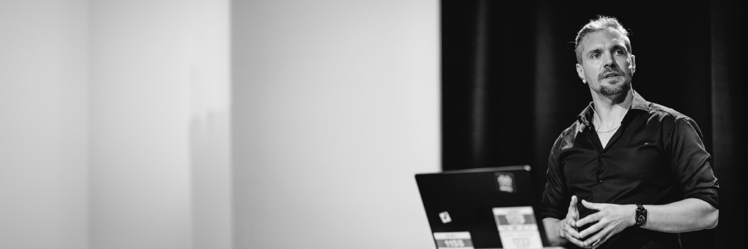 Grzegorz Piwowarek's banner