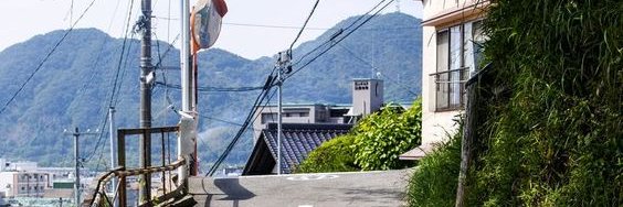 起きません's banner