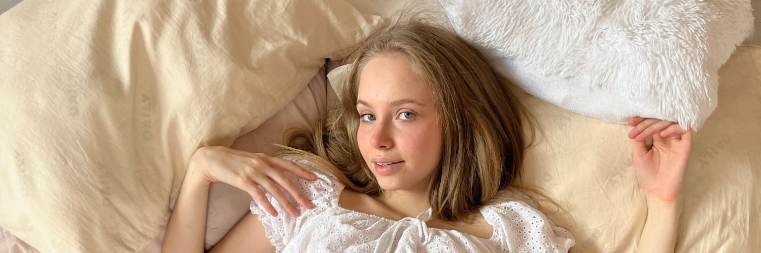 Riley Babe's banner