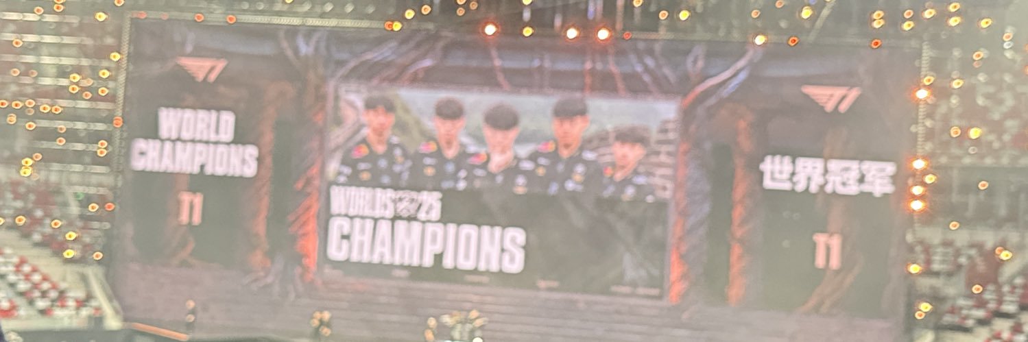 𝐁𝐥𝐨𝐨𝐝𝐥𝐢𝐧𝐞's banner