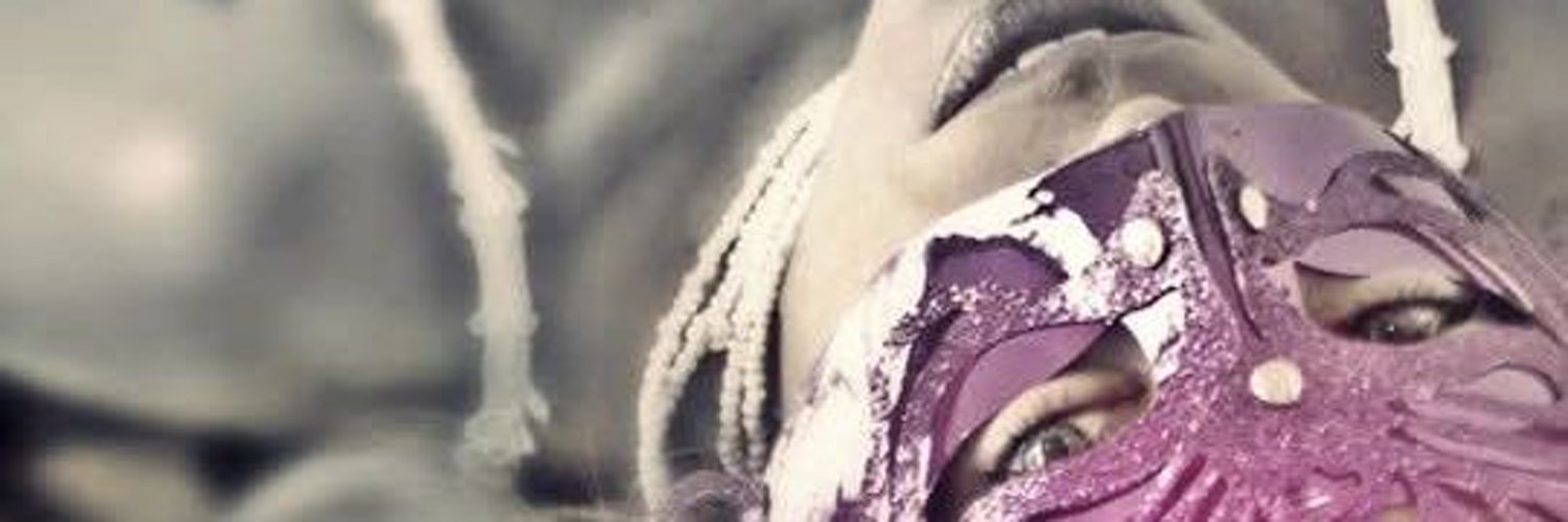 Kelly_Sweet's banner