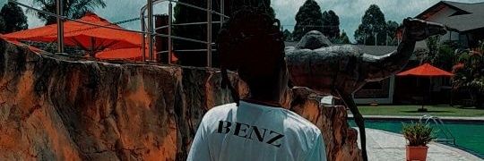 KARIMI 🏝's banner