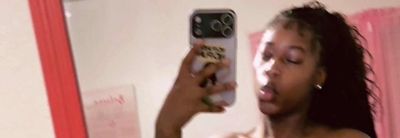 riahfinstaa🌸.'s banner