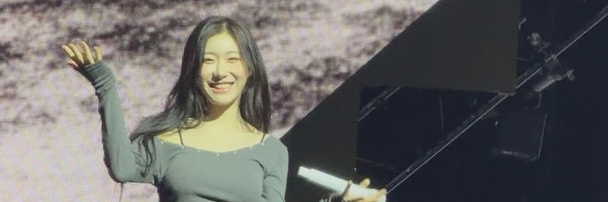r | SAW ITZY 🍭's banner