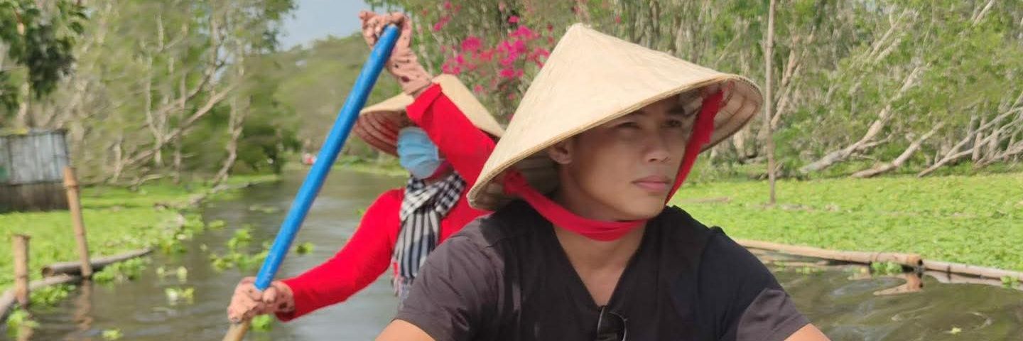 Đông Đủ's banner