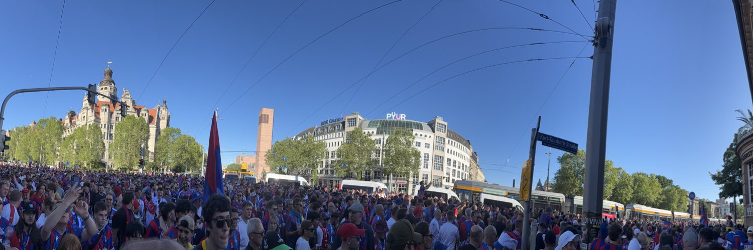 bald 🇪🇺🏆🏆🏆's banner