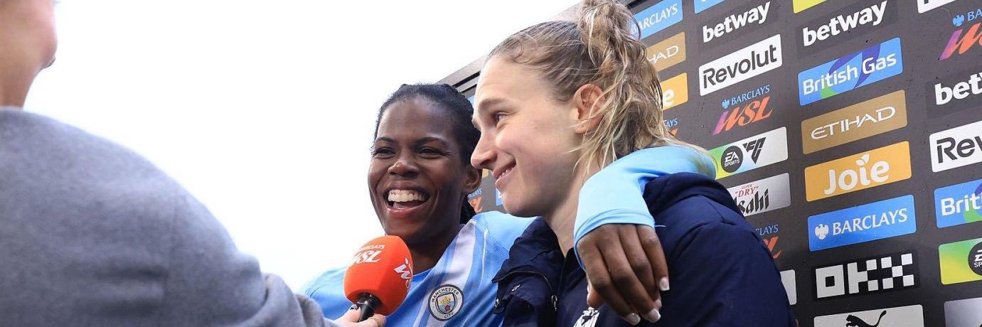 The Vivianne Miedema Department's banner