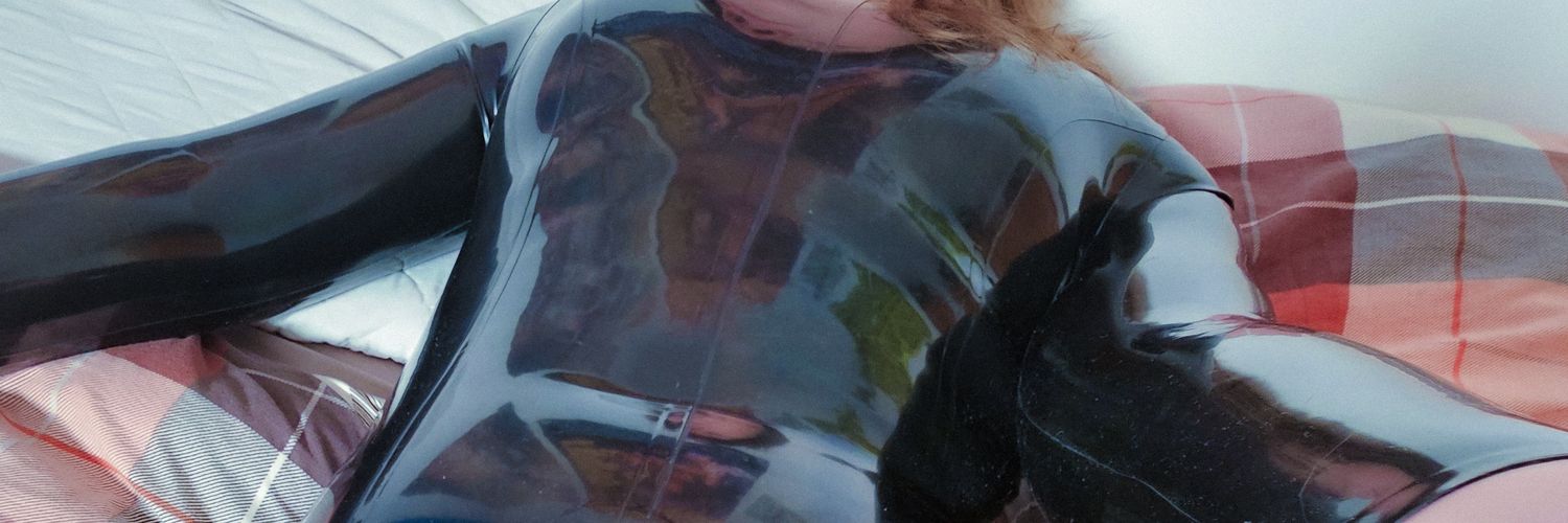 Alyx 🖤's banner