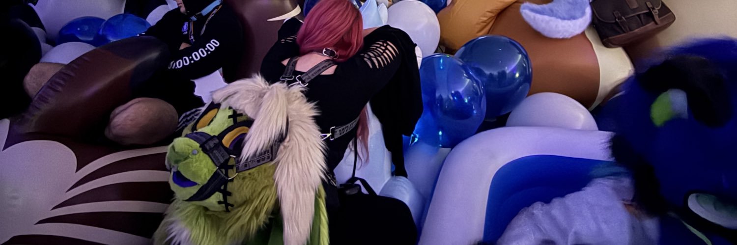 lizzy 🐰 🔜 to bed's banner