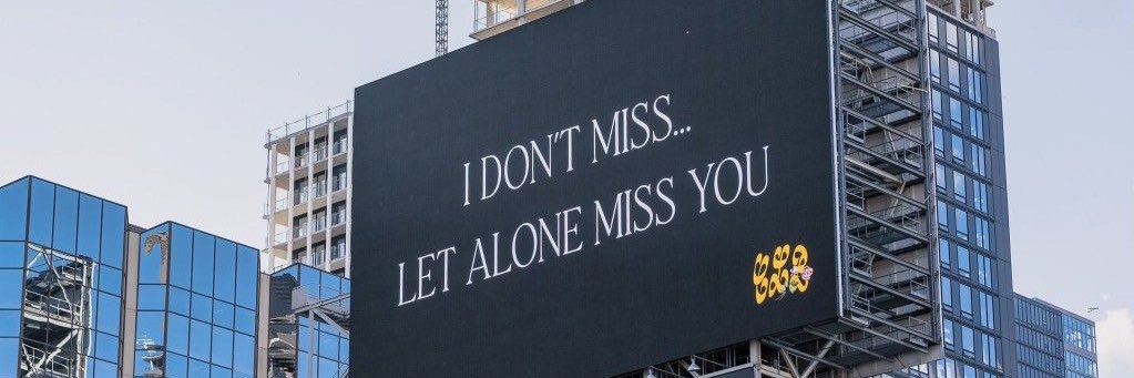 Gray 𓅓's banner
