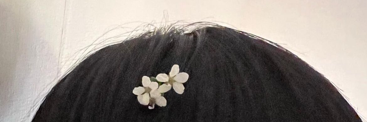 𝑨𝒑𝒓𝒊𝒄𝒊𝒕𝒚's banner