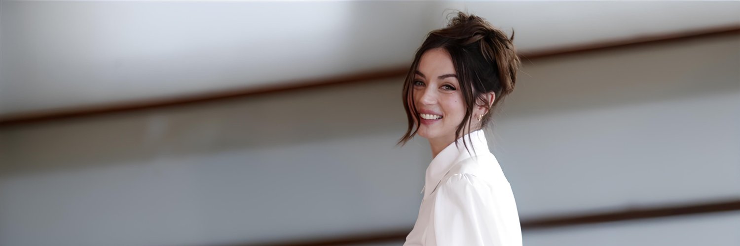 Ana de Armas's banner