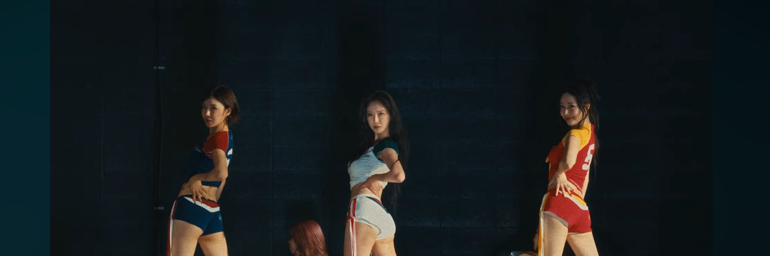 Silvia ⋈ MonBBee ➷♡²'s banner