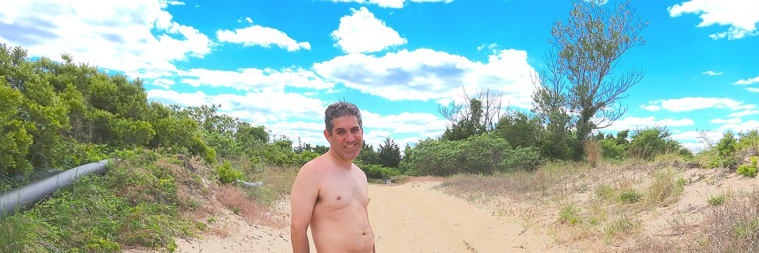 Aaronson Andrew (wikisexpics.com)'s banner