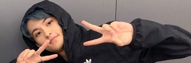 Queen_♛'s banner