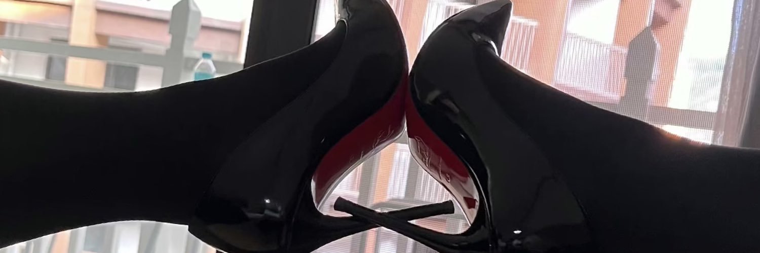 Lady👠's banner