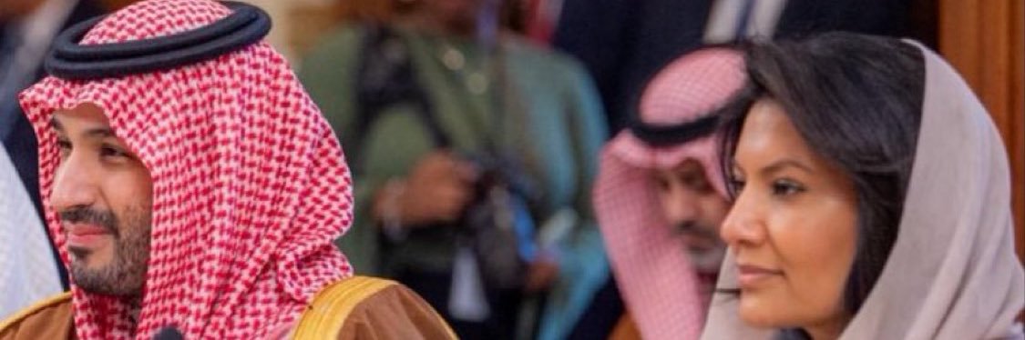 انوثة متزنة / منال's banner