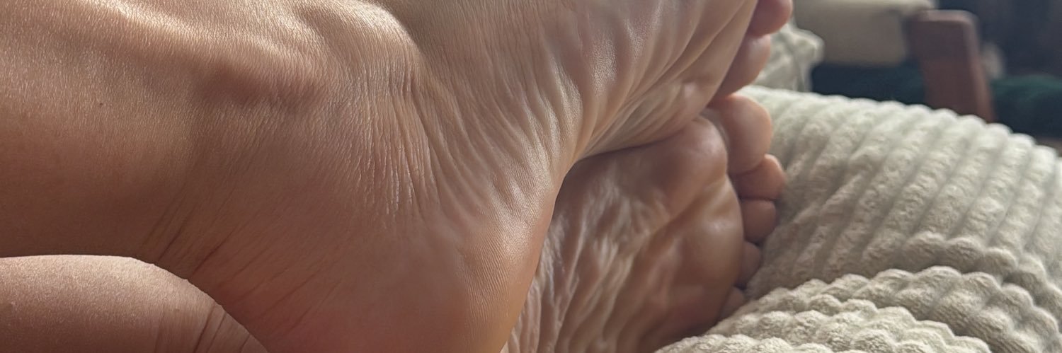 Barbie Feet's banner