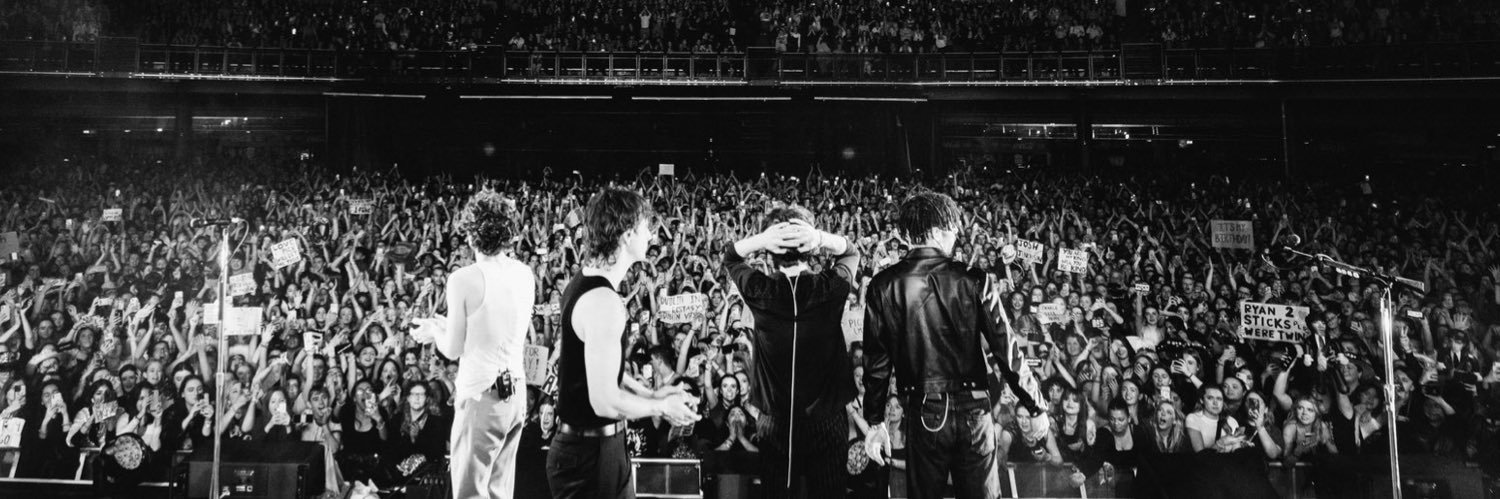 inhaler on tour's banner