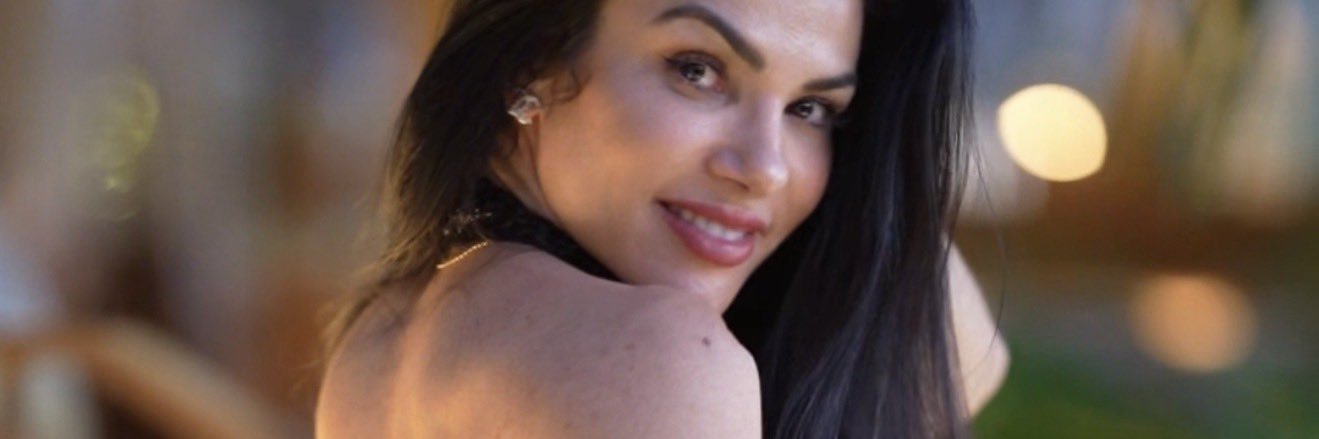 Bella Fox's banner