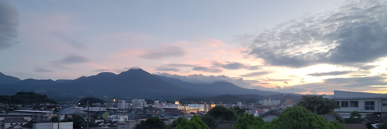 にま's banner