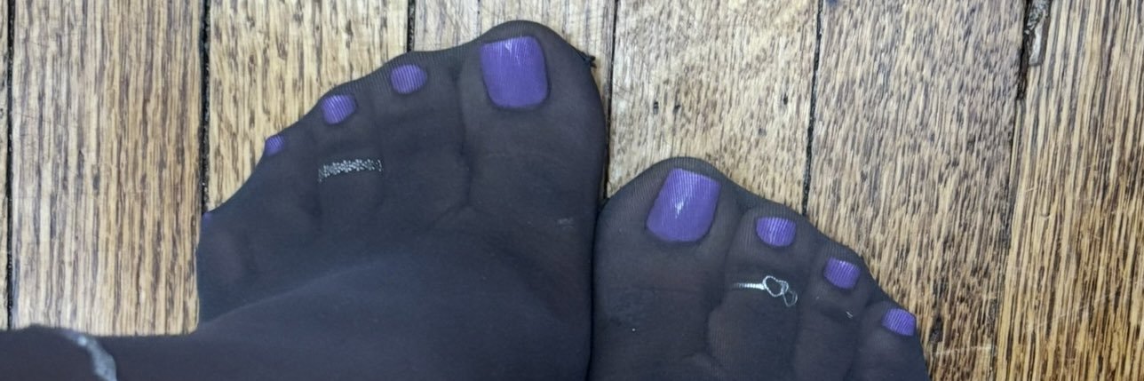 goddess laura 👣's banner