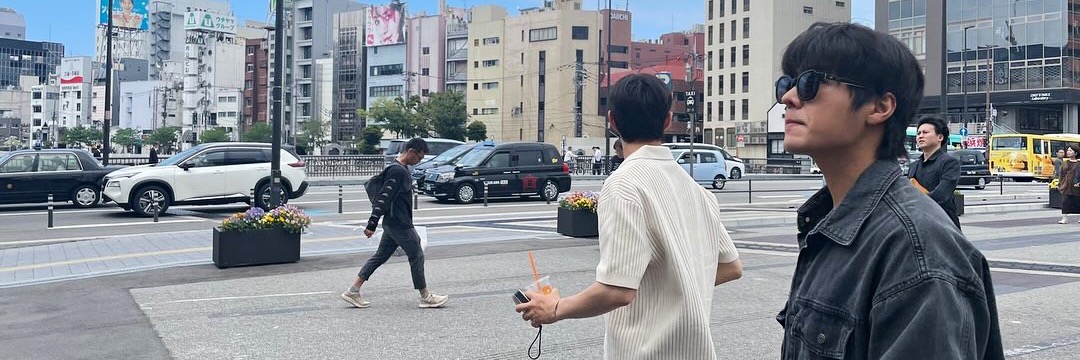 려운 🐱's banner