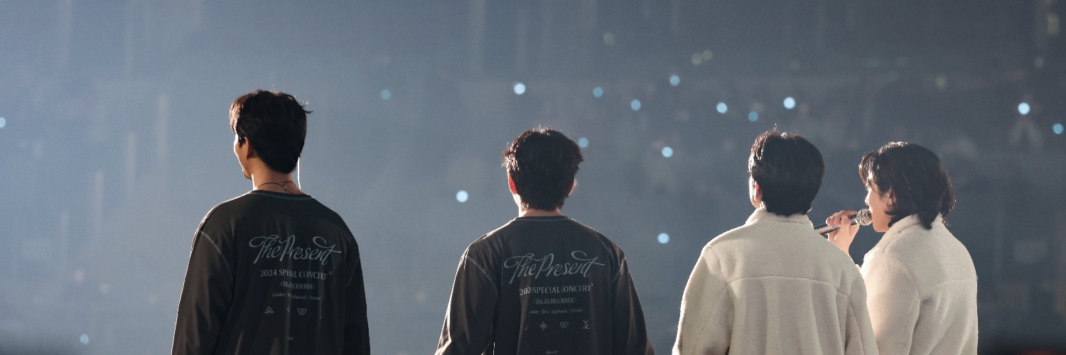 𝑫𝒓𝒆𝒂𝒎𝒊𝒏𝒈 𝑨𝒃𝒐𝒖𝒕 𝒀𝒐𝒖's banner
