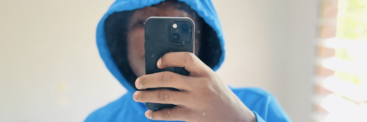 𝕄𝕖𝕝𝕝𝕪 🪬🇬🇭🇨🇦's banner