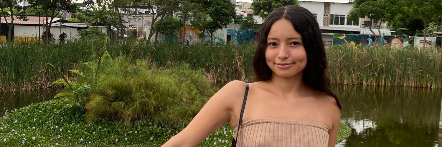 Nayeli García's banner
