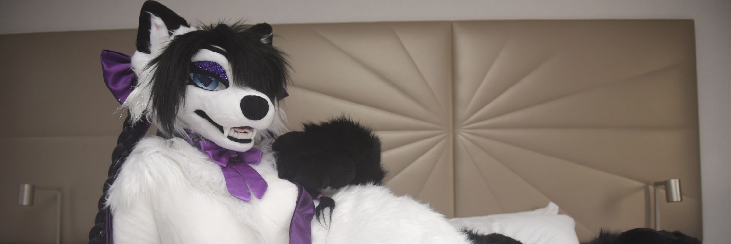 👑 Queen of Purple 💜's banner