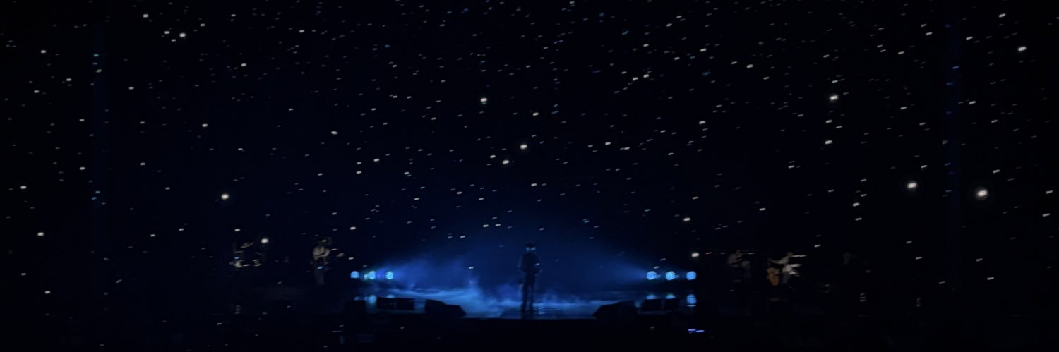 디's banner