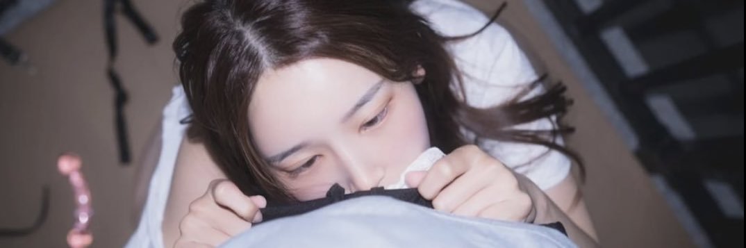 睡醒先亲老婆's banner