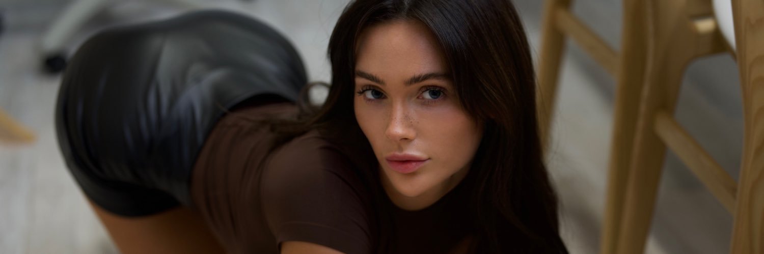 Office Girlfriend's banner