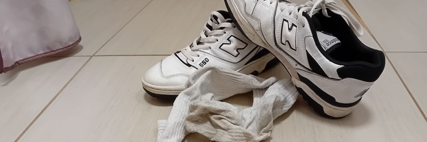 Nik twink 👣's banner