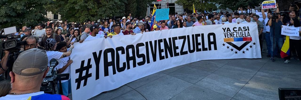 Rise Venezuela's banner