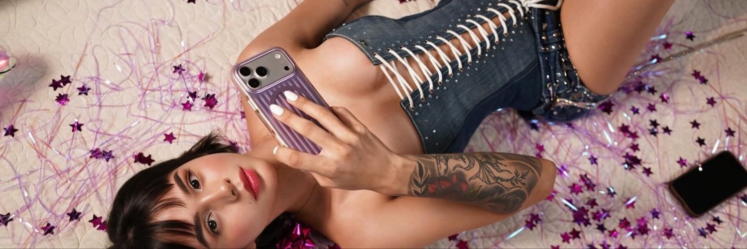 Larizza's banner