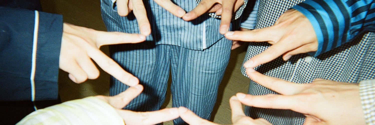 ⁹⁹'s banner