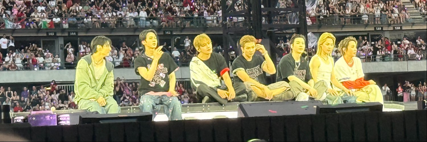 𝑱𝒌𝒕𝒊𝒔𝒉 saw 𝑩𝑻𝑺⁷ ♡⁷ ⟭⟬'s banner