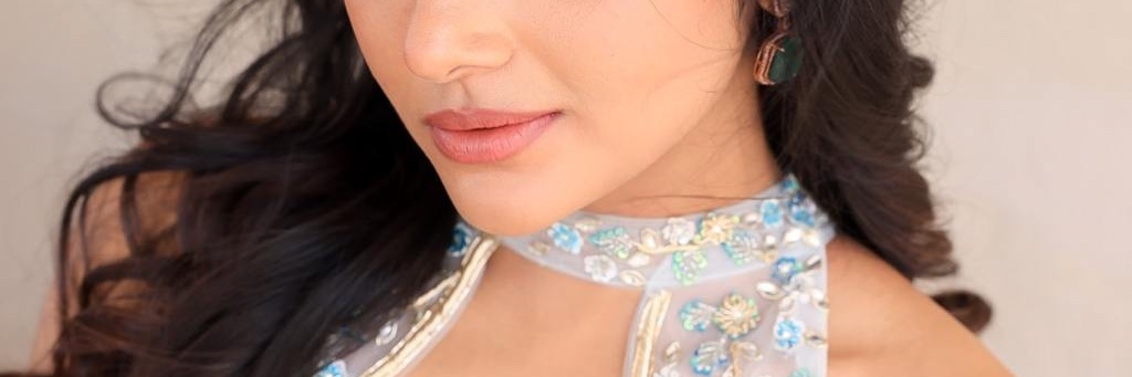 Mirnamenon slave(மிர்னா அடிமை நான்)'s banner