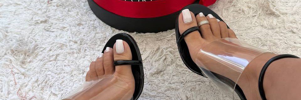 Ana Feet's banner