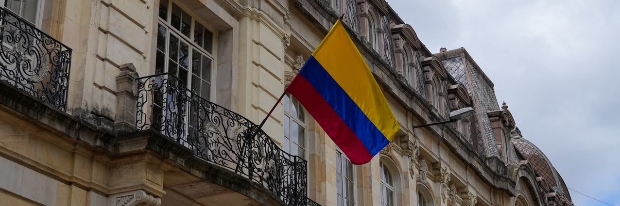 Paola Holguín 🇨🇴's banner