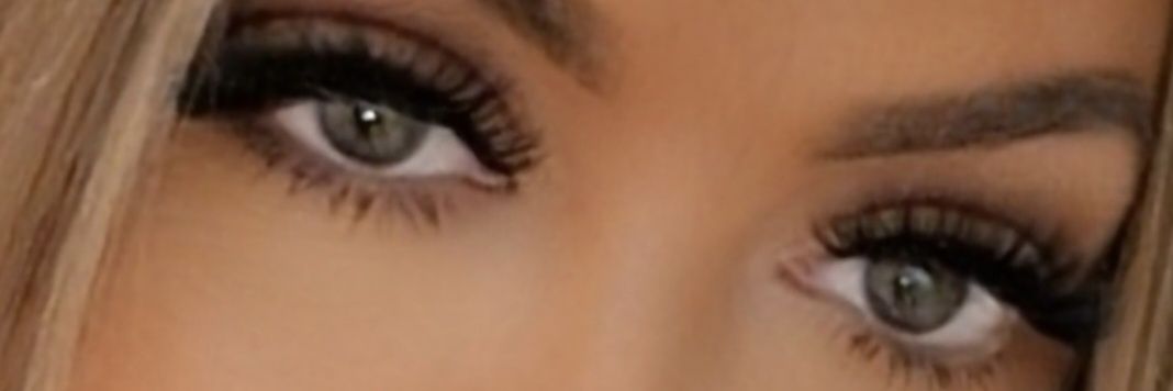 Ava 🤍's banner
