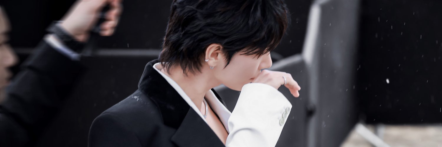 𝑺𝒉𝒖𝒏𝒂𝒎𝒐𝒓𝒐𝒍𝒍_𝑳𝒖𝒗's banner