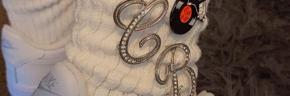 ML 💆🏽‍♀️🌿🌹❤️‍🩹's banner